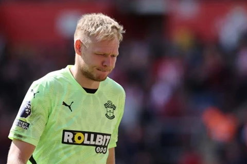 سكاي سبورتس: نيوكاسل يتوصل لاتفاق لضم رامسديل على سبيل الإعارة